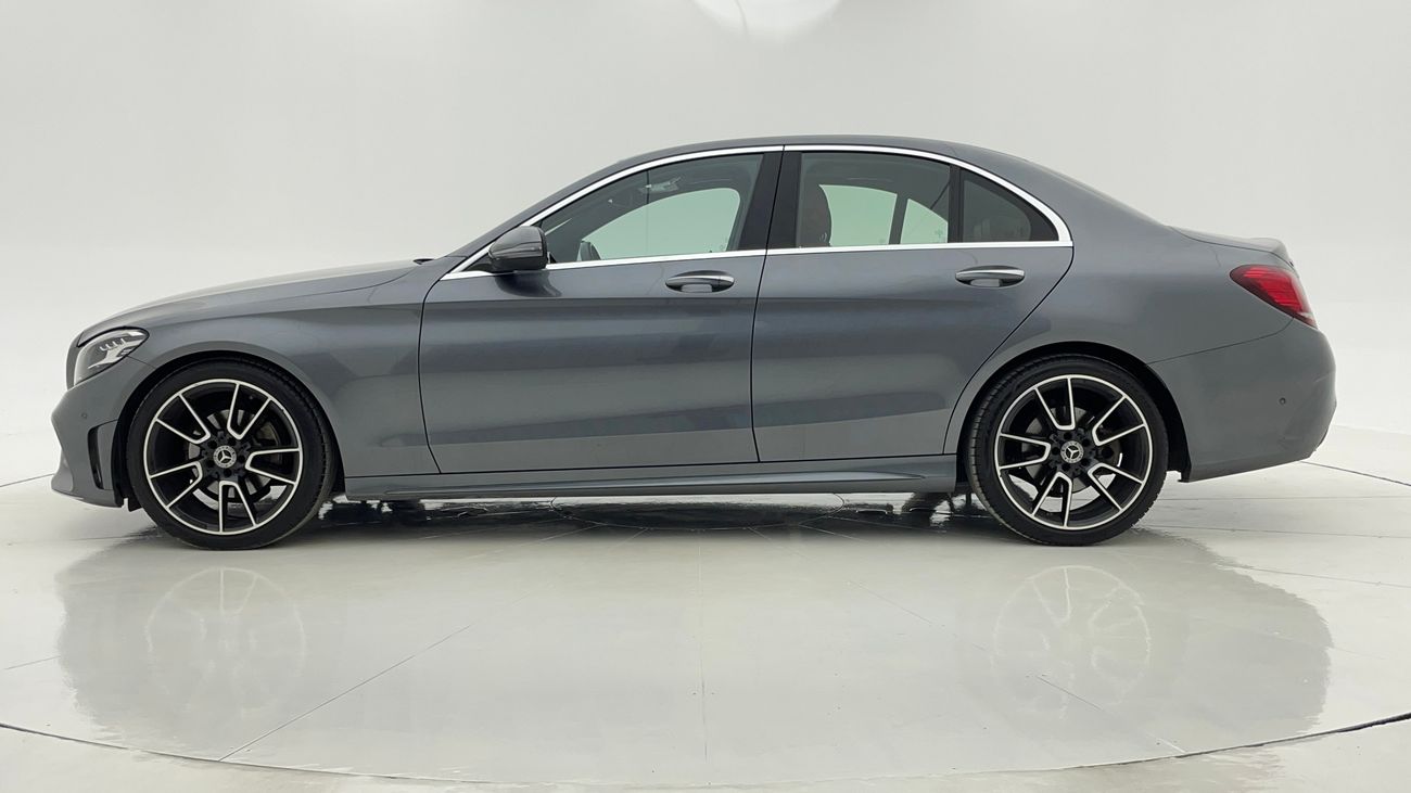 مرسيدس بنز C 200 PREMIUM AMG SPORT PACK 2 | بدون دفعة مقدمة | اختبار القيادة في المنزل