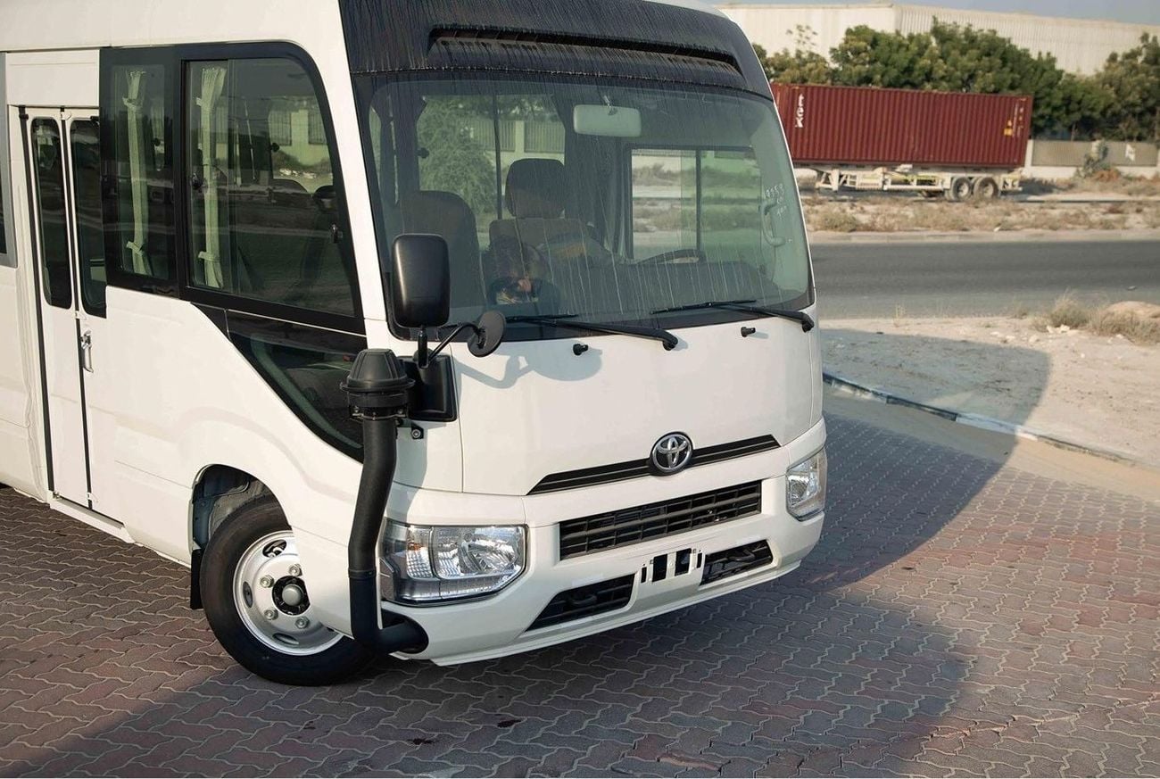 Toyota Coaster 2025 Toyota Coaster High-Roof 30-Seater 4.0L 4-Cyl Turbo Diesel M/T RWD 2-Point Seatbelts For Africa