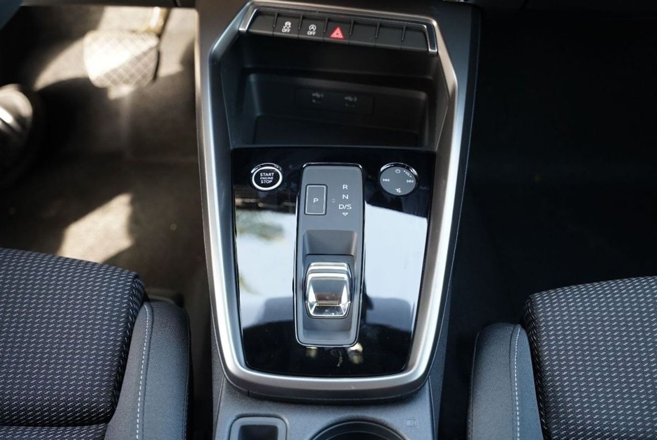 أودي A3 2024 Audi A3 Limousine 35 TFSI 1.4L 0Km