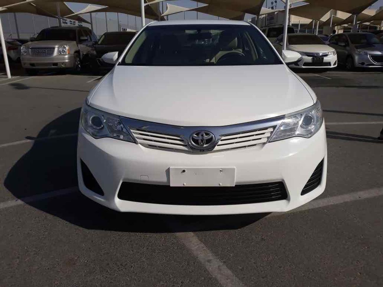 تويوتا كامري سياره نظيفه جدا بدون حوادث بحاله ممتاذه