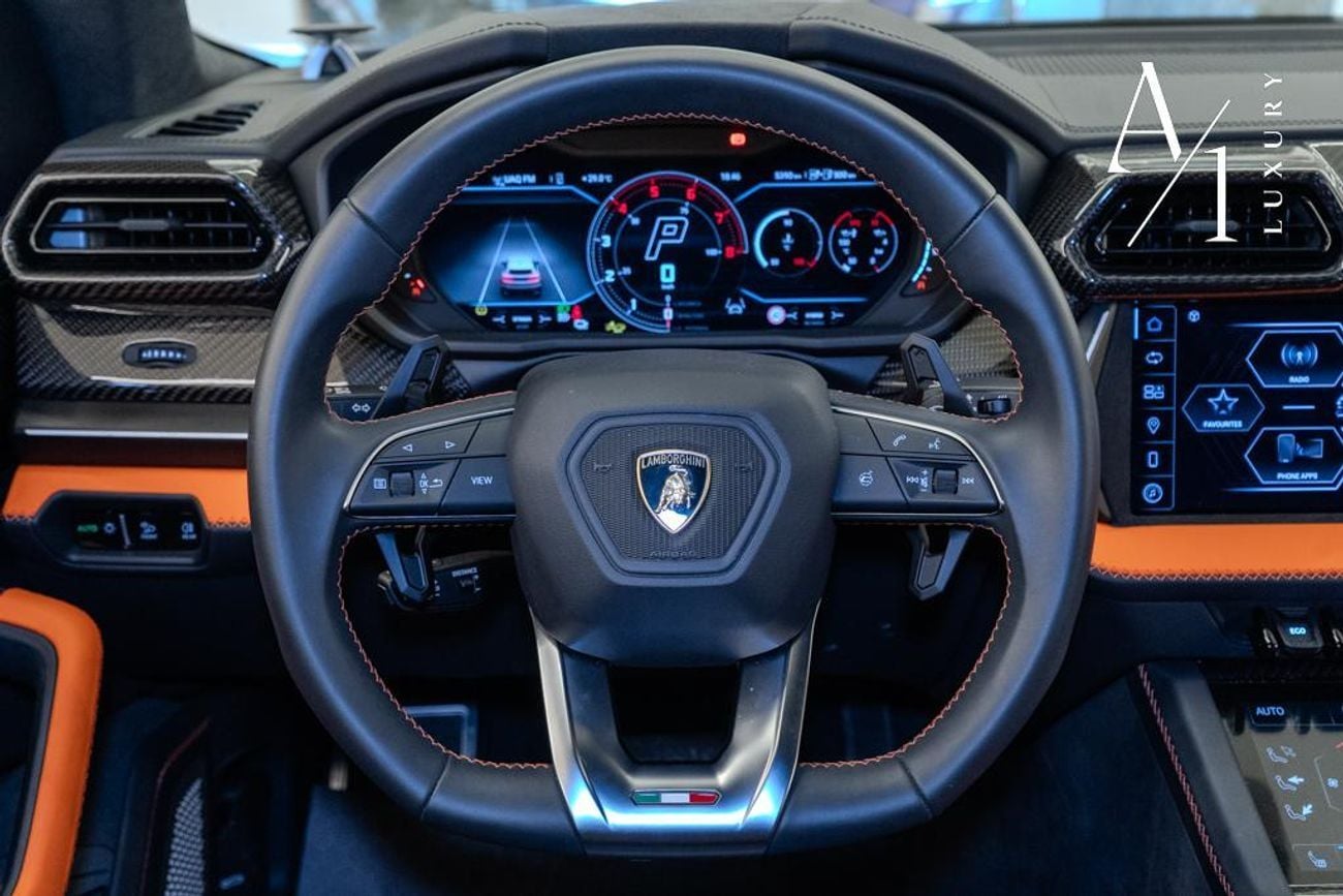 Lamborghini Urus SE 4.0T V8 2025 Lamborghini Urus SE, Warranty, Carbon Fiber Package, Fully Loaded, Very Low Kms, 789
