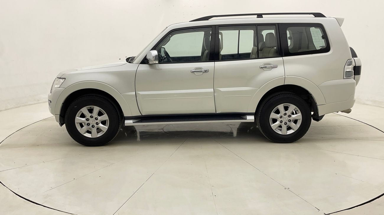 ميتسوبيشي باجيرو GLS MID 3.5 | بدون دفعة مقدمة | اختبار القيادة في المنزل