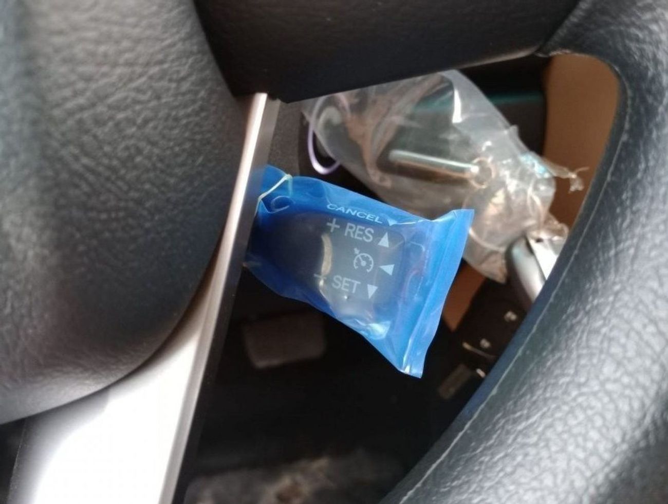 تويوتا فورتونر SR5 2023 A/T 4X4 , V4 2.7L Gasoline suv White color EXPORT ONLY