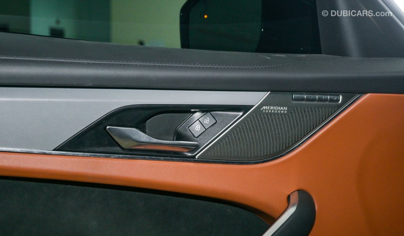 Jaguar F Pace 5.0L V8 SVR (550 PS)