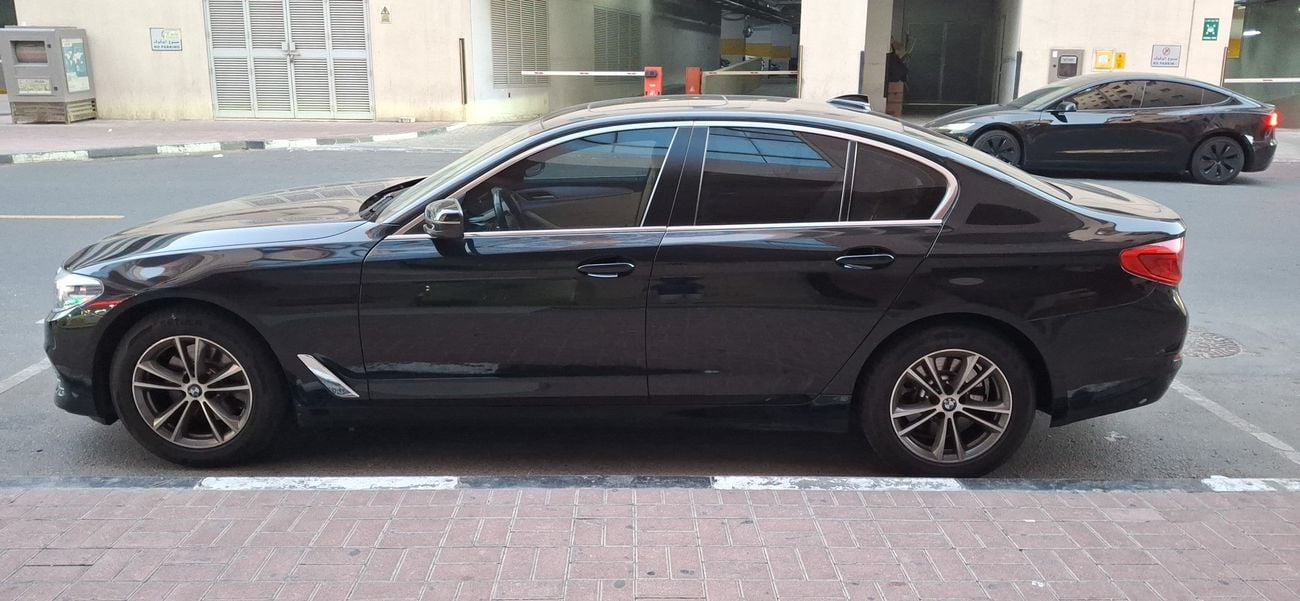 بي أم دبليو 520i EXCLUSIVE 2 | بدون دفعة مقدمة | اختبار القيادة في المنزل