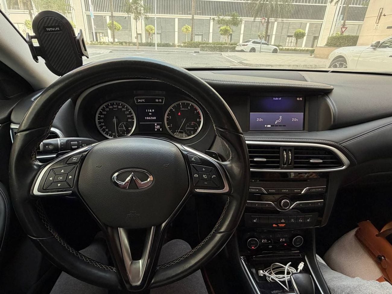 Infiniti Q30 Premium