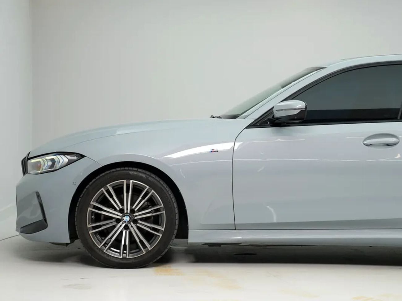 بي أم دبليو 320 M SPORT GCC specs, 320i in Perfect Condition