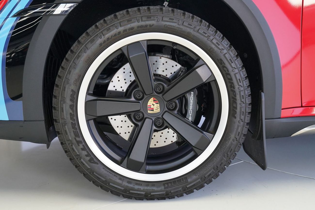 Porsche 911 Dakar 3.0L (475 HP) Coupe