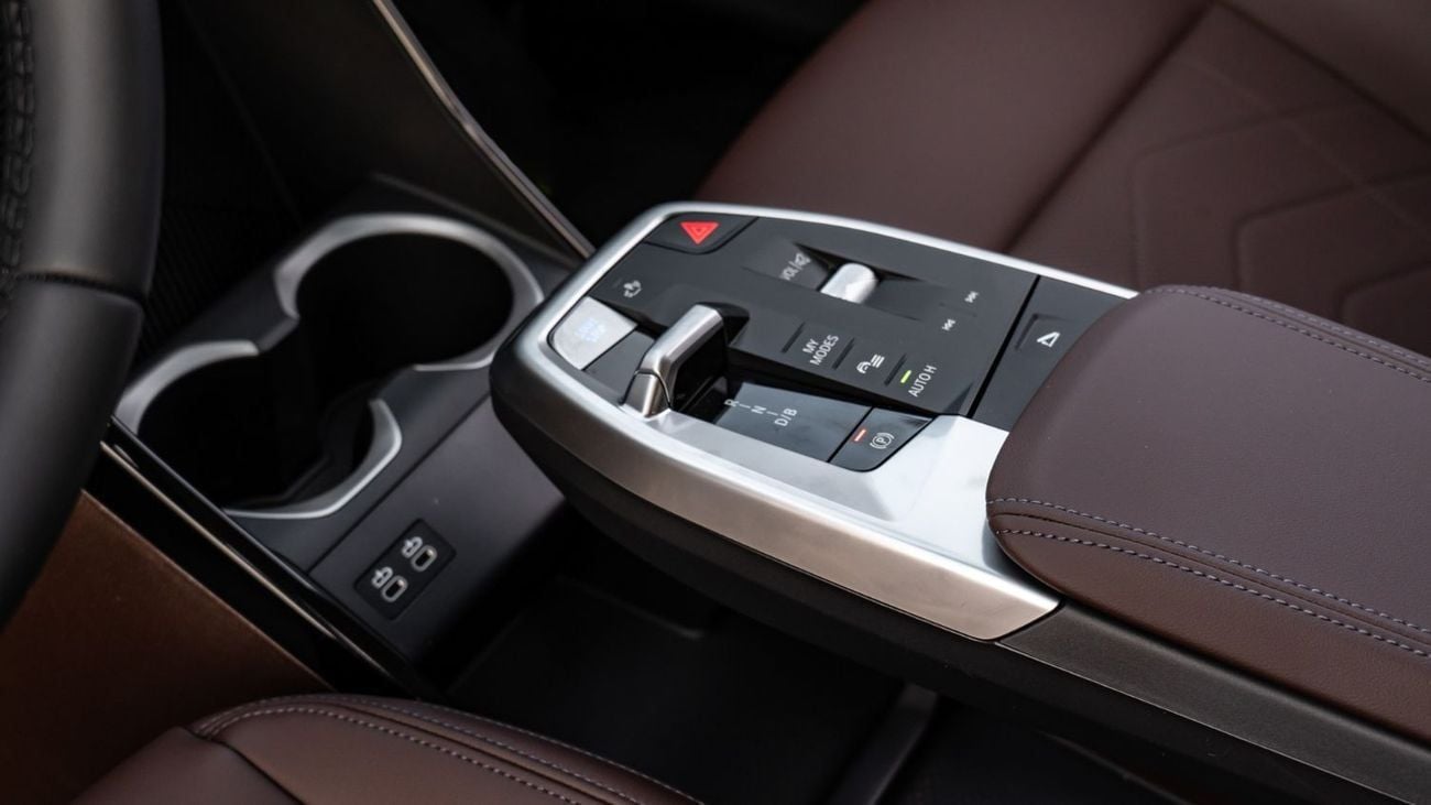 بي أم دبليو iX1 2025 | BMW IX1 EDRIVE25L X DESIGN PACK