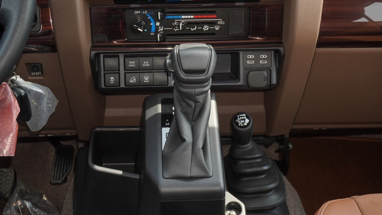 Toyota Land Cruiser 70 LC76 LX LX 2.8L Diesel A/T