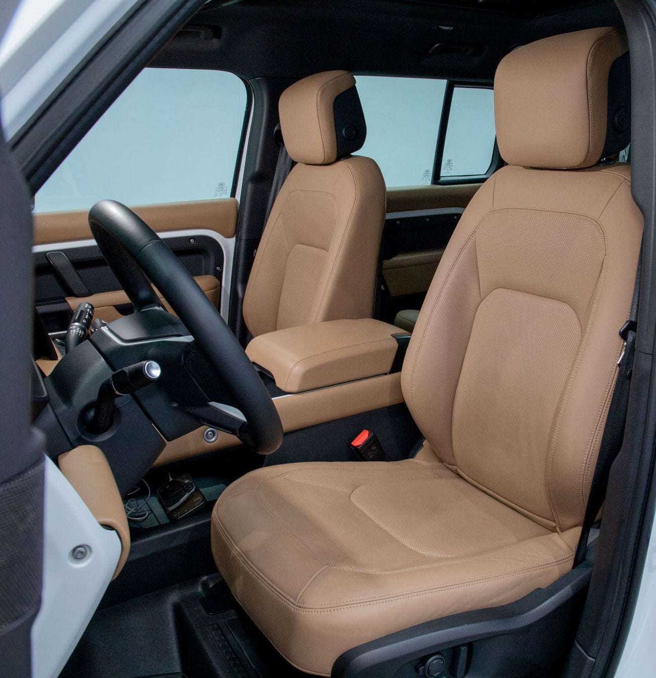 لاند روفر ديفندر P400 110 X-Dynamic HSE 3.0L (5 Seater)