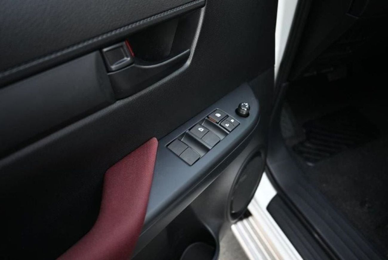 تويوتا هيلوكس 2025 TOYOTA HILUX DOUBLE CAB DLX-G 2.7L PETROL 4WD AUTOMATIC