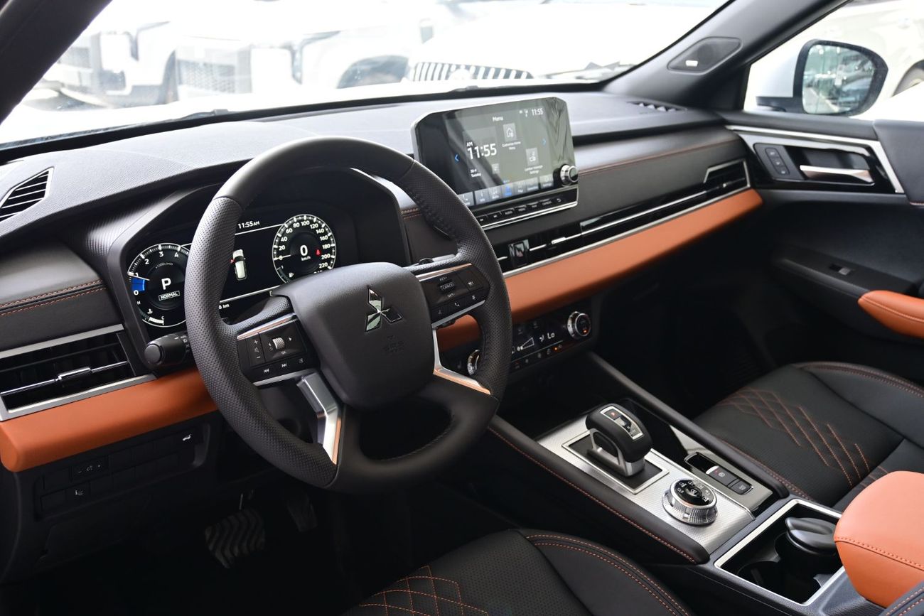 Mitsubishi Outlander Mitsubishi Outlander P-Line 2.5L Petrol 4WD, Model 2025, Color White