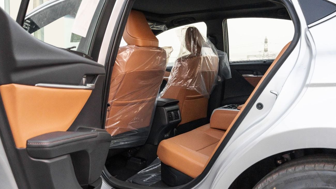 Toyota Camry 2025 Toyota Camry Lumiere 2.5L AT Hybrid (Silver-Tan)