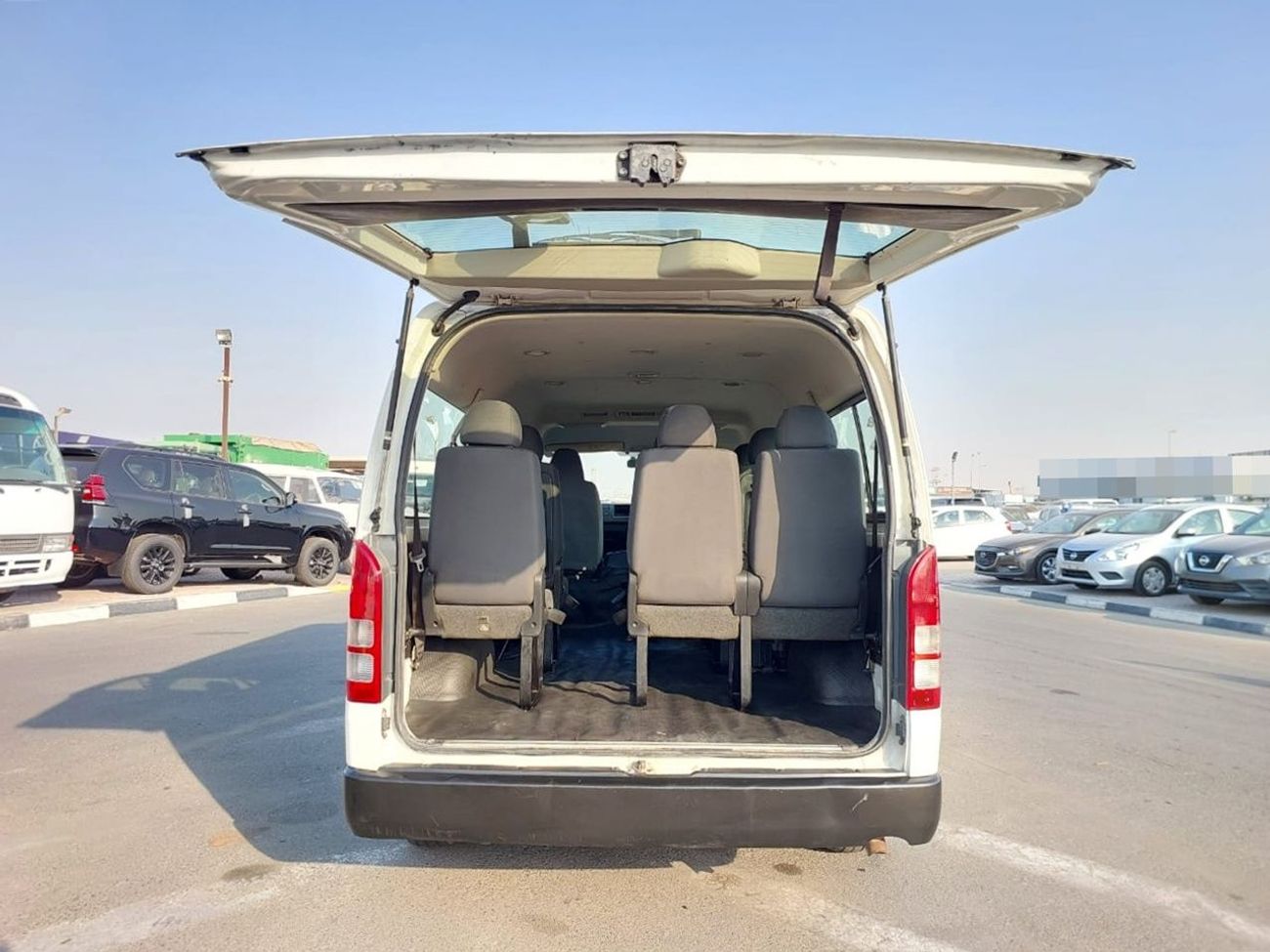 تويوتا هاياس TOYOTA HIACE WAGON VAN 2011 RHD 2.7 L PETROL AUTOMATIC (PM23267)