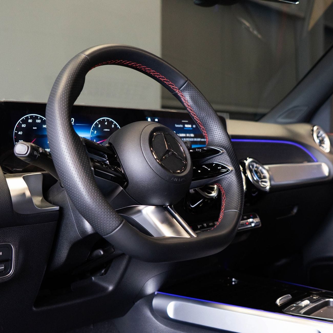 مرسيدس بنز GLB 200 AED 3,736 pm • 0% Downpayment • Mercedes-Benz GLB 200  • Agency Warranty