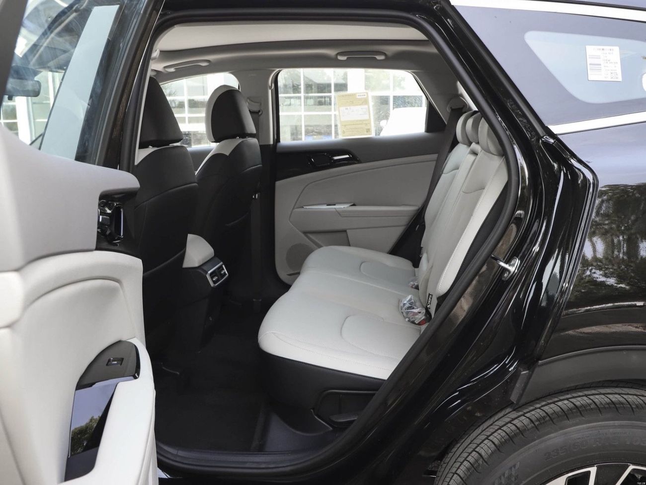 كيا سبورتيج 2025 KIA SPORTAGE 1.5L PREMIUM FULL OPTION WITH RADAR,WIRELESS CHARGER,POWER TRUNK,ELECTRIC SEAT,360