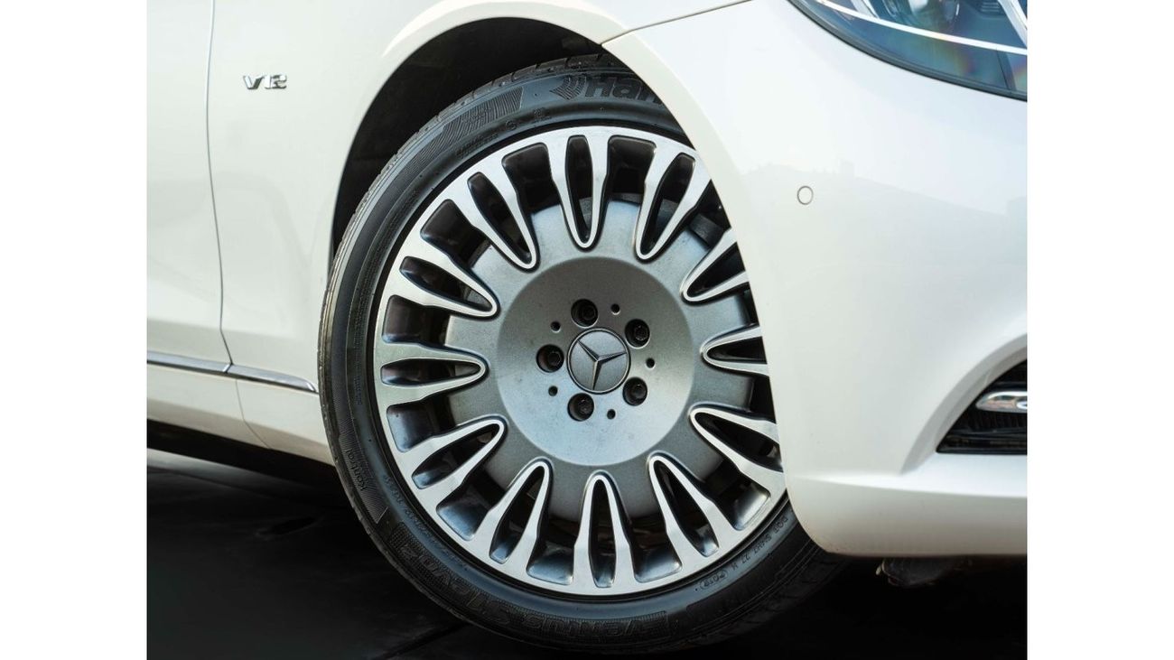 Mercedes Maybach S600 Maybach CASH OFFER!! MAYBACH 600 • EXTREMELY LOW KMS • 6.0L TURBOCHARGED V12 • GCC SPEC • PRISTINE CONDITION