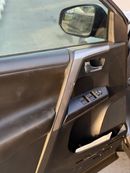 تويوتا راف ٤ XLE sunroof, leather seats Full Option