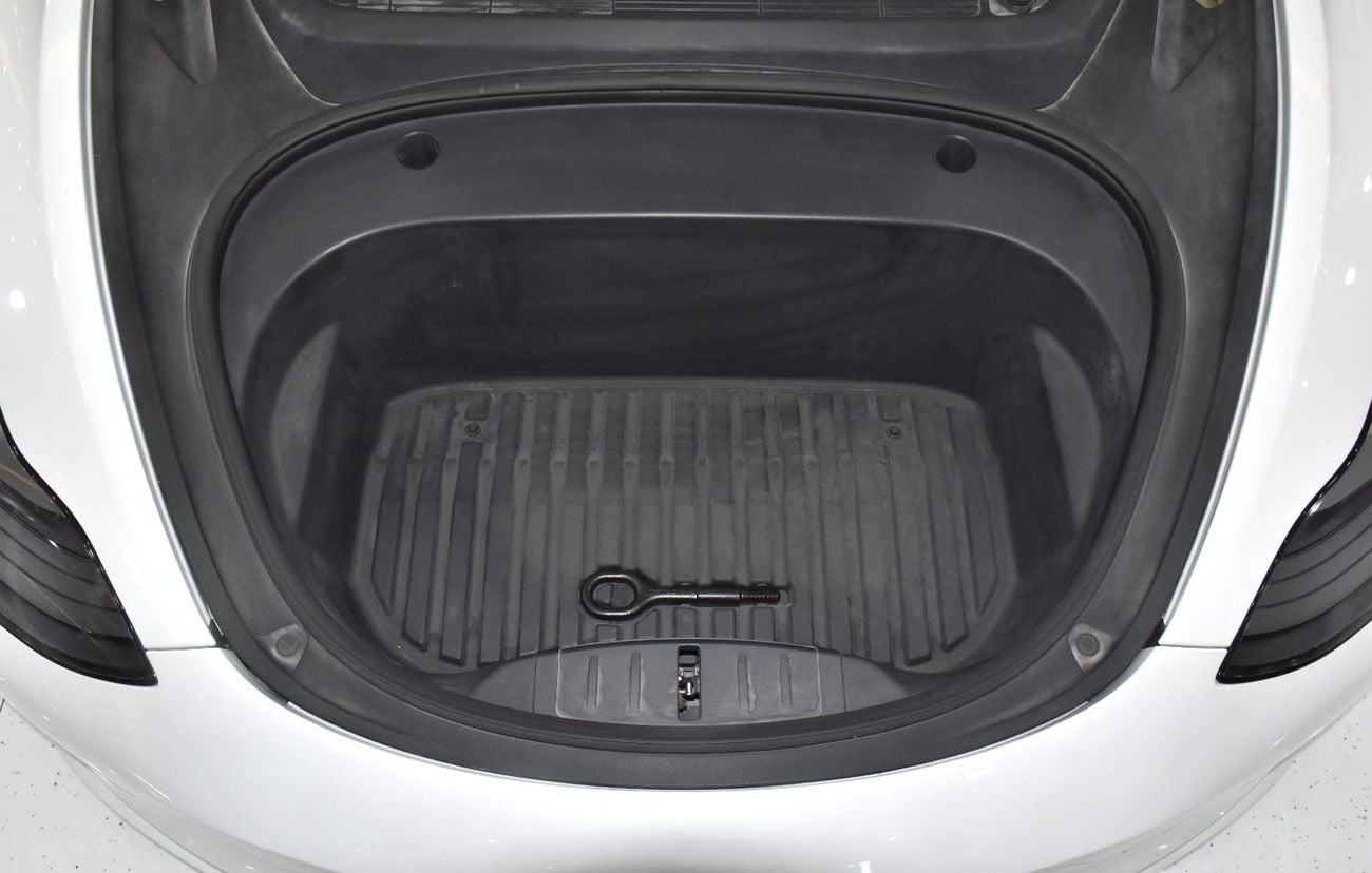 Tesla Model 3 STANDARD RANGE EXCELLENT DEAL for our Tesla Model 3 ( 2022 Model ) in White Color GCC Specs