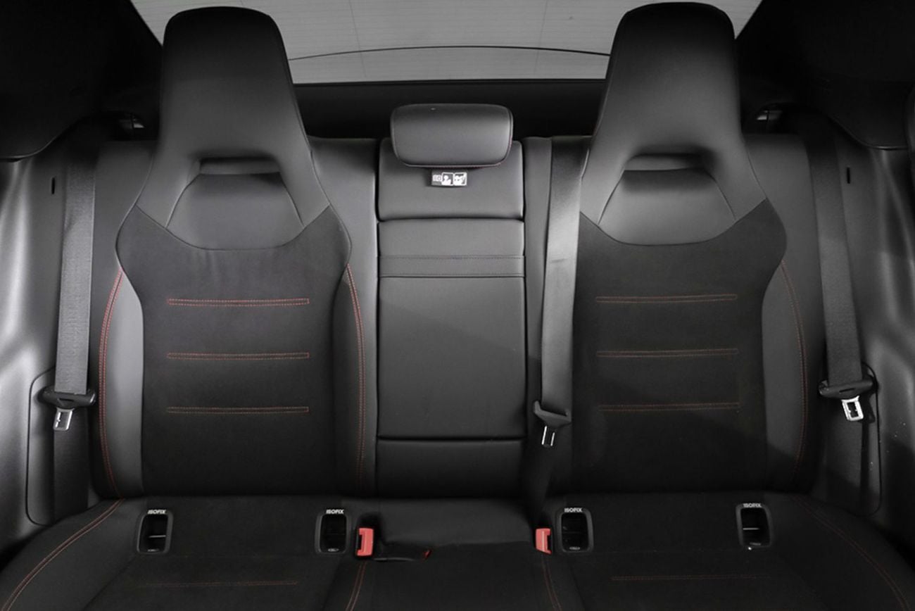 Mercedes-Benz CLA 250 Std 2.0L (224 HP)