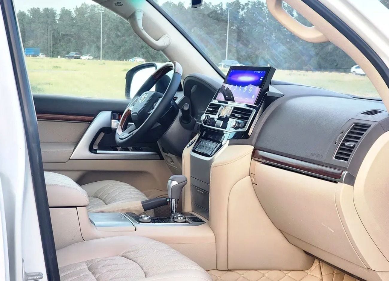 Toyota Land Cruiser GXR 2018 MODEL FACELIFT TO 2024 SHAPE EXTERIOR AND INTERIOR BOTH FULL OPTION