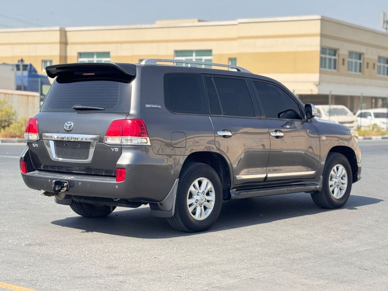 تويوتا لاند كروزر Left hand 4.0 liter V6 ,2011 model ,Petrol ,only for for export available