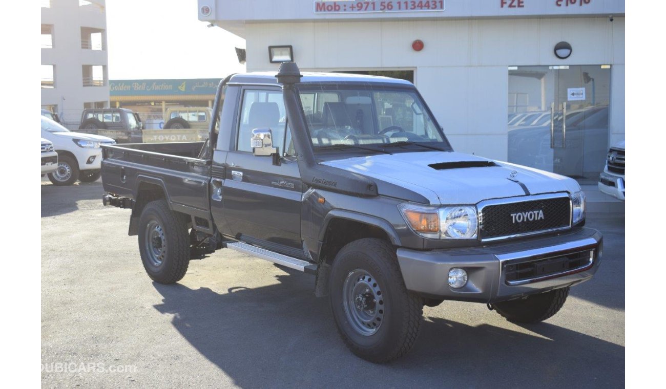 Toyota Land Cruiser Pick Up 79 SINGLE CAB PICKUP V8 4.5L DIESEL MANUAL TRANSMISSION WITH DIFF.LOCK