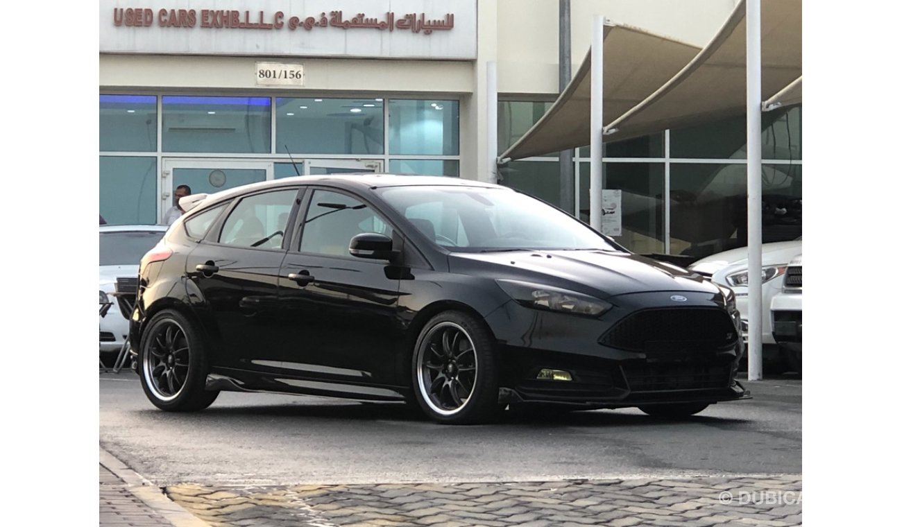 Ford Focus Ford FOCUS ST MODEL 2017 GCC car prefect condition full option panoramic roof leather seats