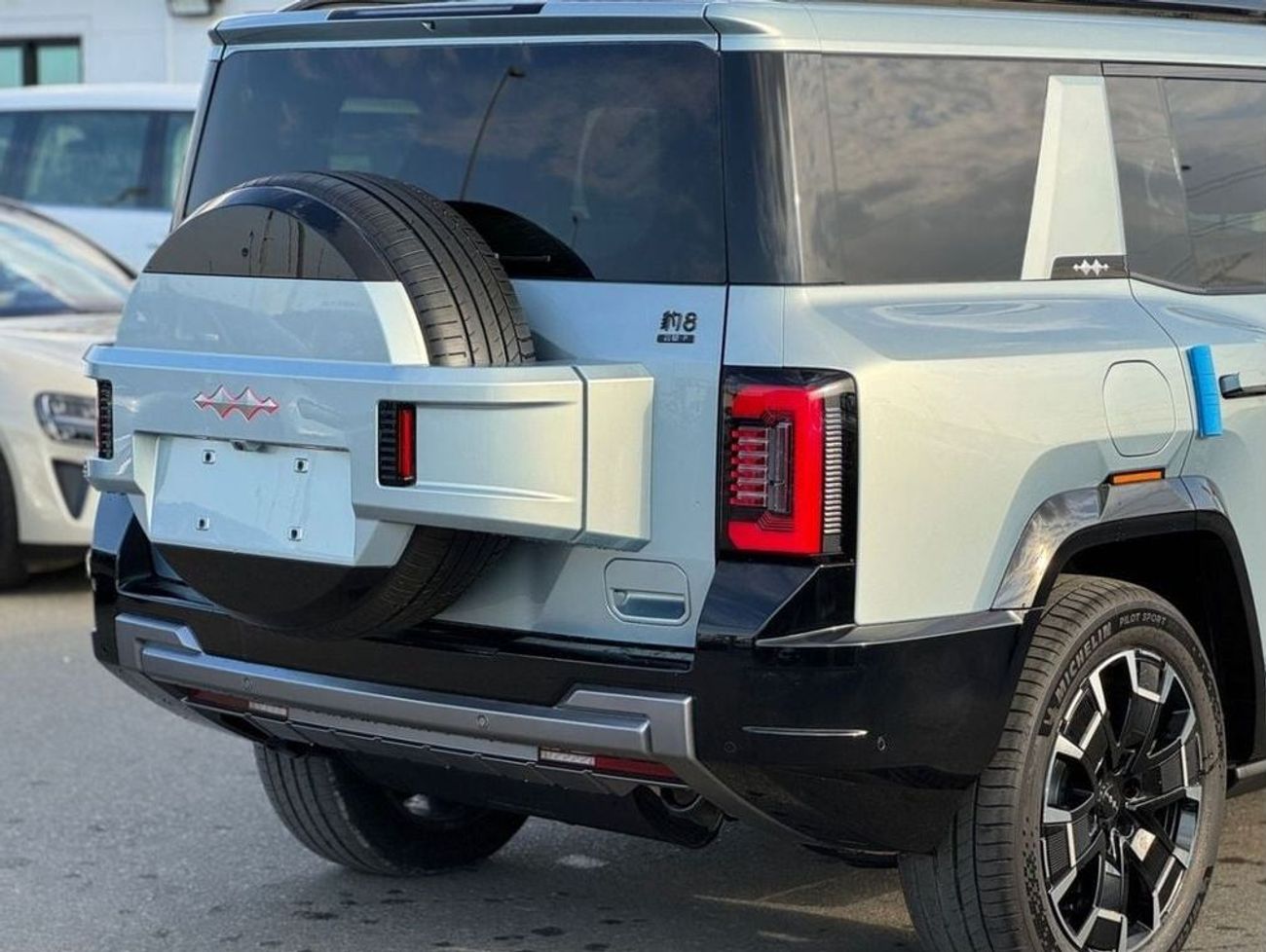 بي واي دي ليوبارد 8 BYD LEOPARD 8 2024