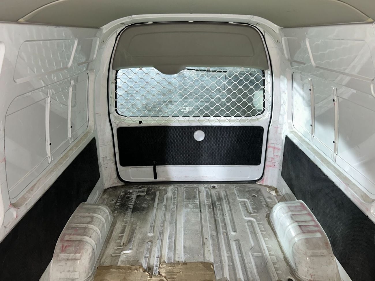 Foton View C Panel Van BJ 5039 CS2 WB Cargo Van / AL TAYER MOTORS / AL QOUZ SHOWROOM