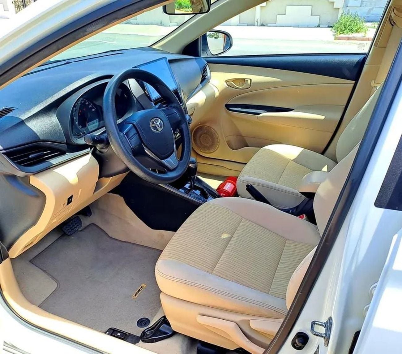 Toyota Yaris TOYOTA YARIS 2022 1.5L GCC (610/-MONTHLY)