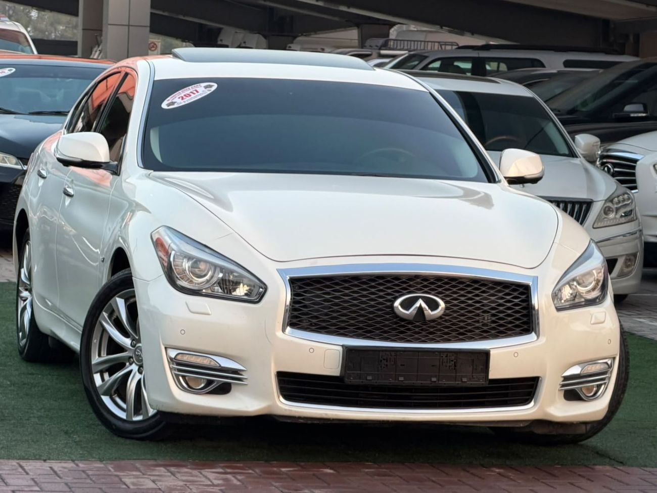 Infiniti Q70 EXCELLENCE First owner from the dealership, full option, sunroof, two keys