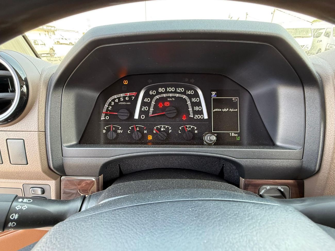 تويوتا لاند كروزر بيك آب 4.0L DOUBLE CAB FULL OPTION OMAN SPECS