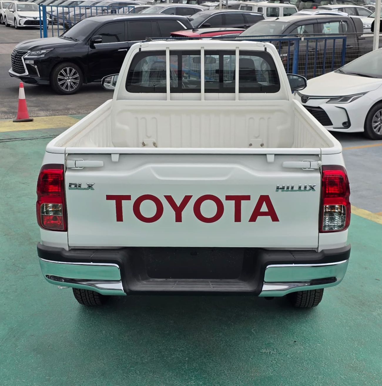 تويوتا هيلوكس GL 2.4L Single Cab Utility