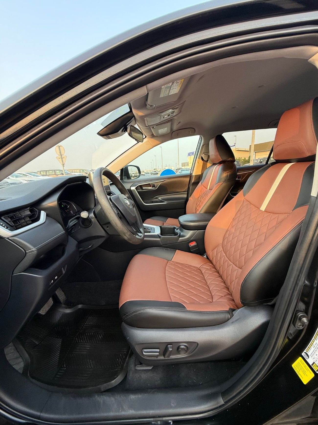 Toyota RAV4 2023 XLE KEYLESS MID OPTION 2.5 US SPEC