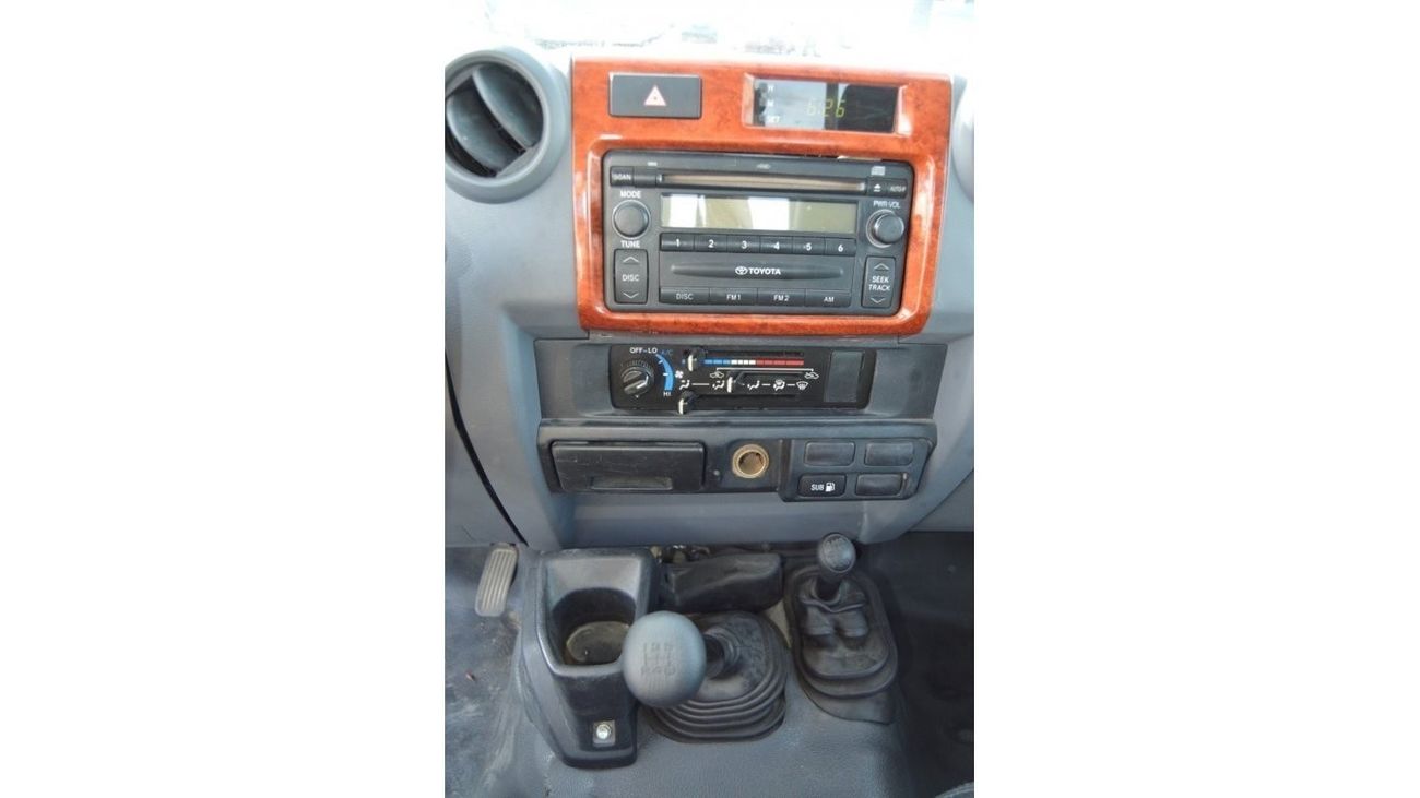 تويوتا لاند كروزر بيك آب Full option clean car