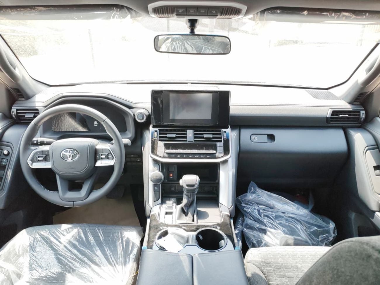 تويوتا لاند كروزر 2025 Toyota Land Cruiser LC300 GXR with Sunroof 4.0L V6 Petrol A/T 4WD Export Only