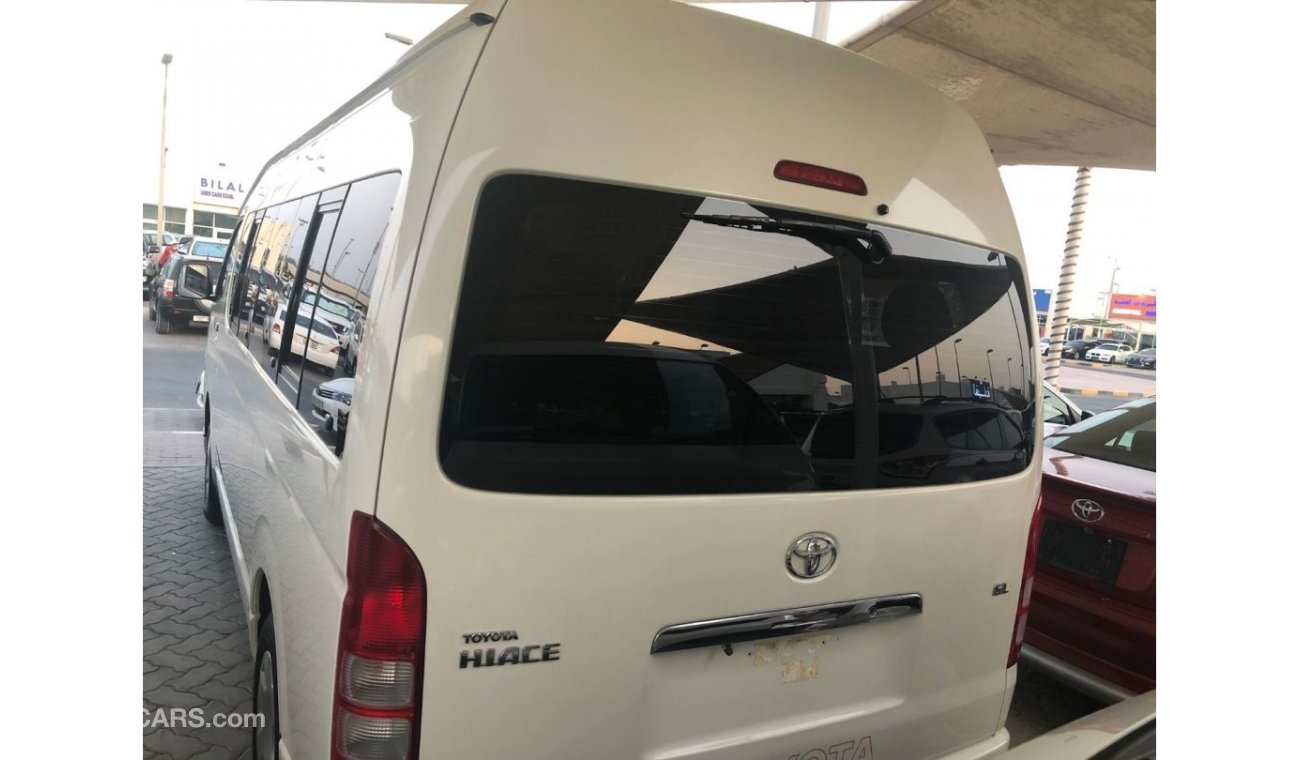 Toyota Hiace Toyota Hiace Highroof Bus 15 seater, A/T, model:2012. Free of accident.only done 2300 km