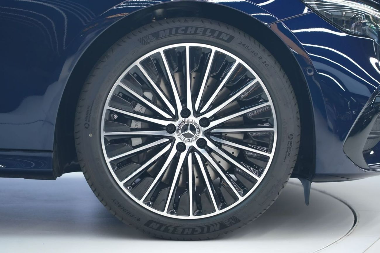 مرسيدس بنز E200