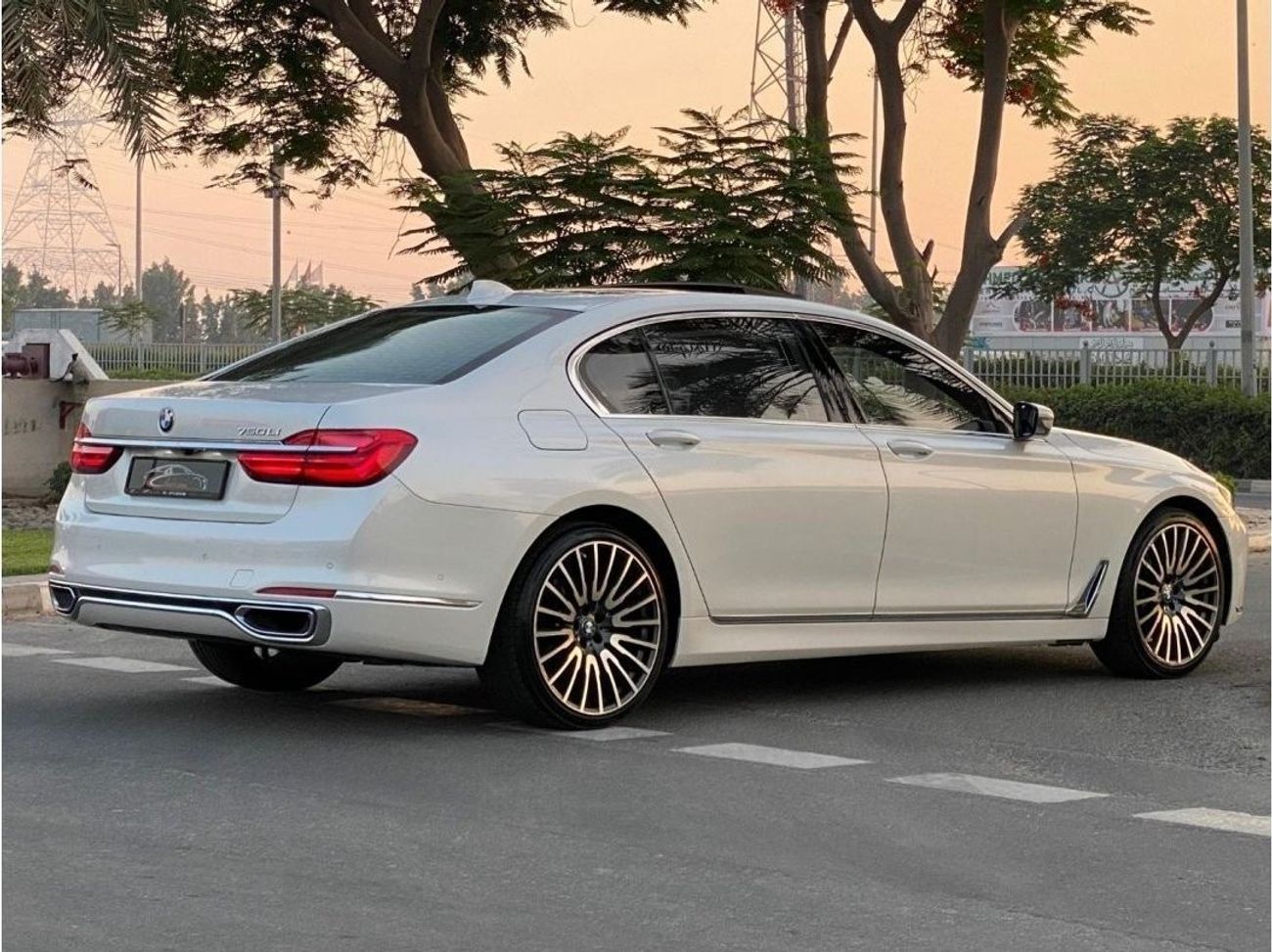BMW 740Li Exlusive Luxury FULL OPTION - GCC SPECS