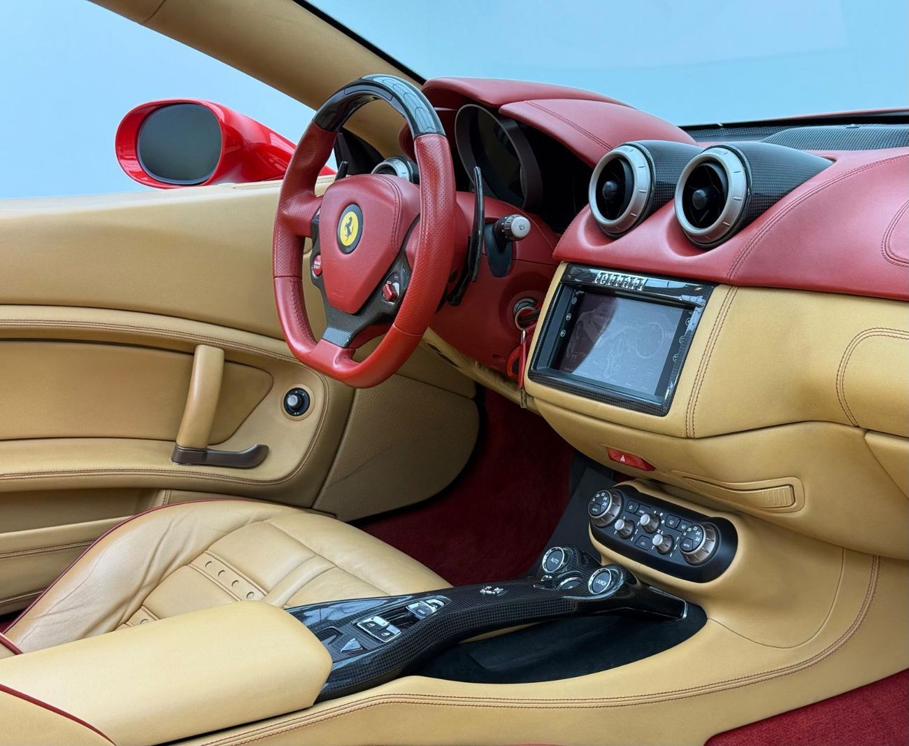 Ferrari California Std 4.3L (460 HP) 2012 Ferrari California,  Service History,Excellent Condition,GCC