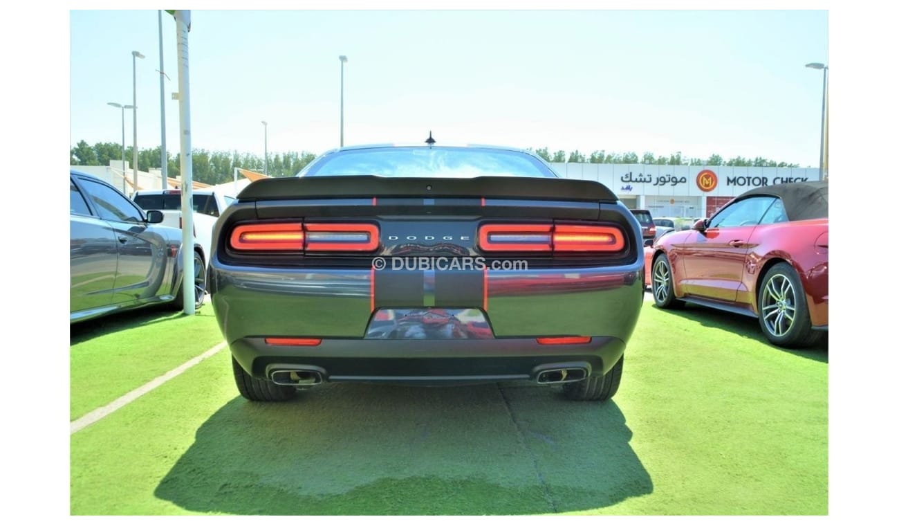 دودج تشالينجر SXT بلس