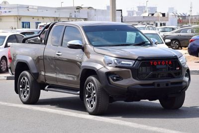 Toyota Hilux 4X4 DIESEL 2.8L KING CAB (Export Only)
