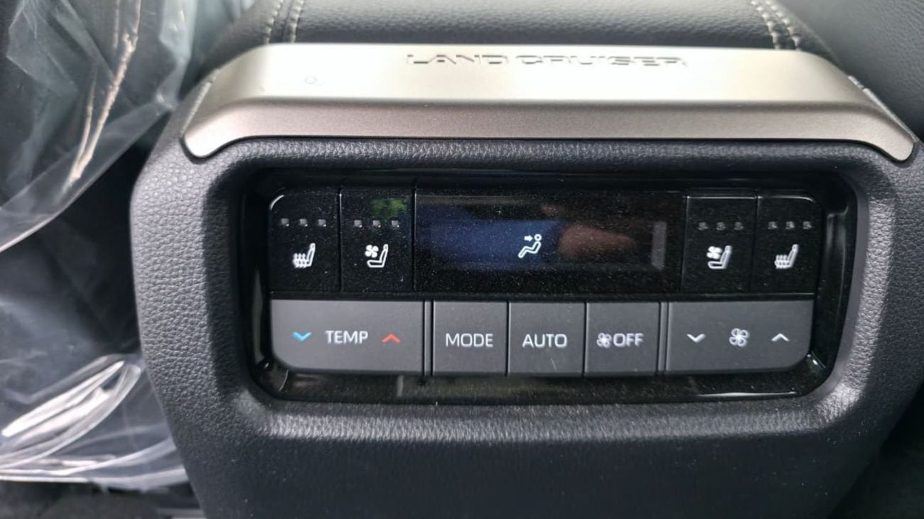 تويوتا برادو 2.4L | T/Petrol | 4x4 | Four Door | 5 Seater | Automatic