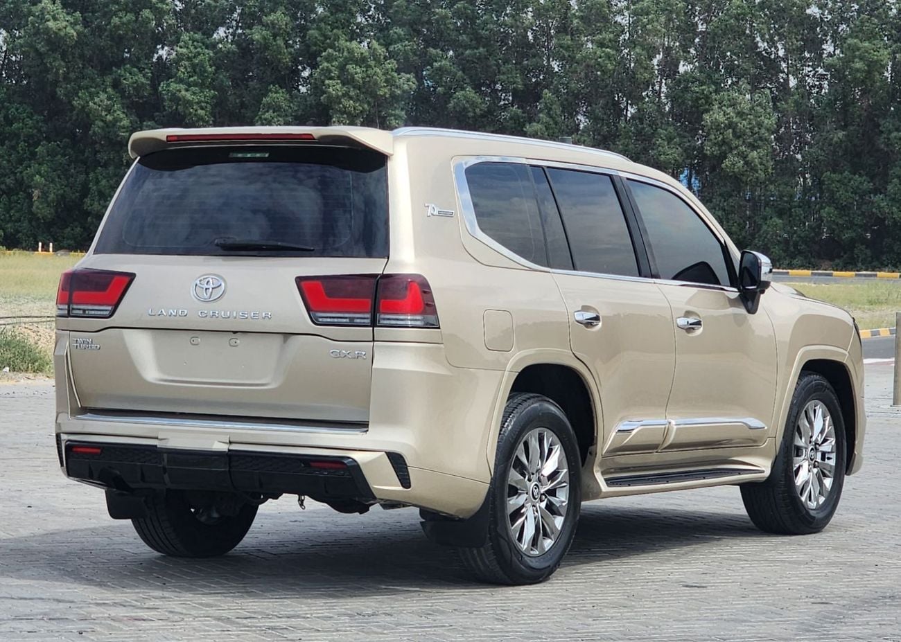 تويوتا لاند كروزر GX.R V8 upgrade 2024
