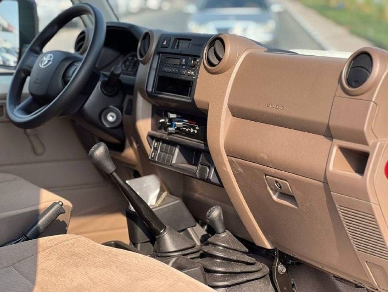 Toyota Land Cruiser Pick Up LC79 S/C 4.5L V8 DSL M/T //2024// STANDER OPTION WITH COOL BOX , AIR COMPRESSOR , WIRELESS CHARGER /