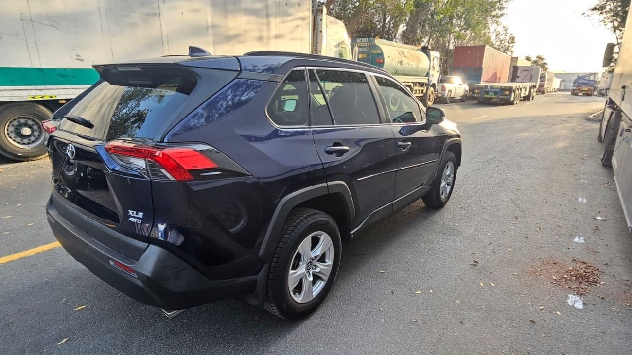 تويوتا راف ٤ Full option clean car