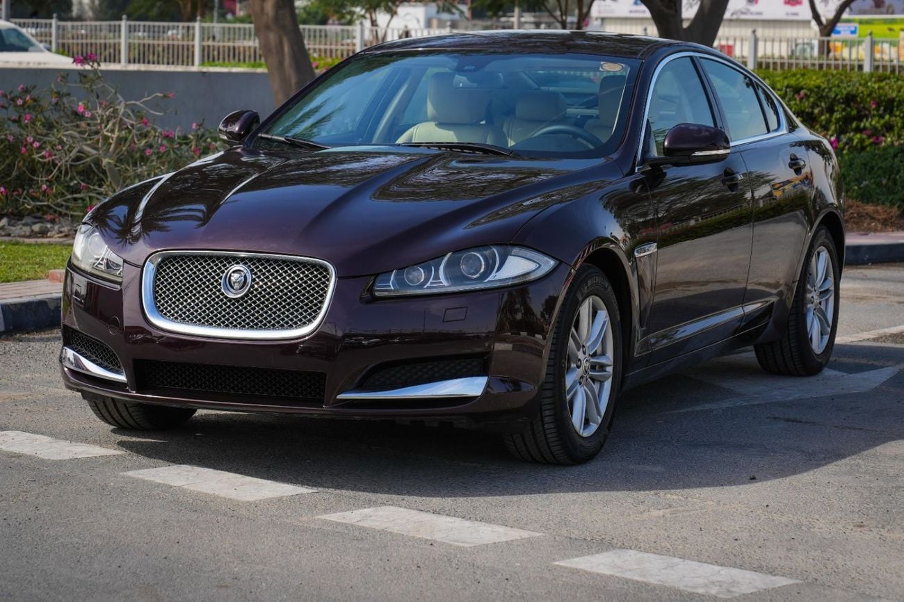 Jaguar XF 2013 LUXURY!! GCC SPECS!! FULL SERVICE HISTORY