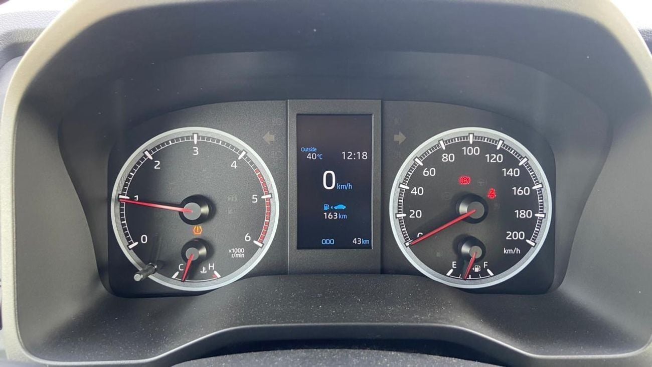 Toyota Hiace TOYOTA HIACE 2.8 DIESEL DX MANUAL TRANSMISSION